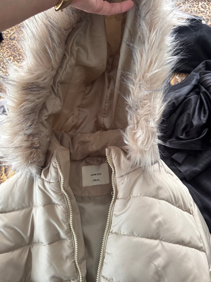 Kapüşonlu Bej Kadın Kışlık Mont - Görsel 2