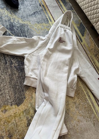 Kadın Beyaz Kapüşonlu takım - Görsel 3