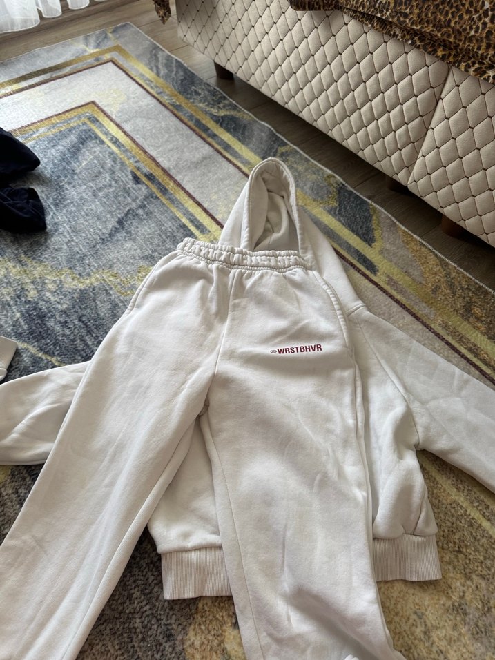 Kadın Beyaz Kapüşonlu takım - Görsel 2