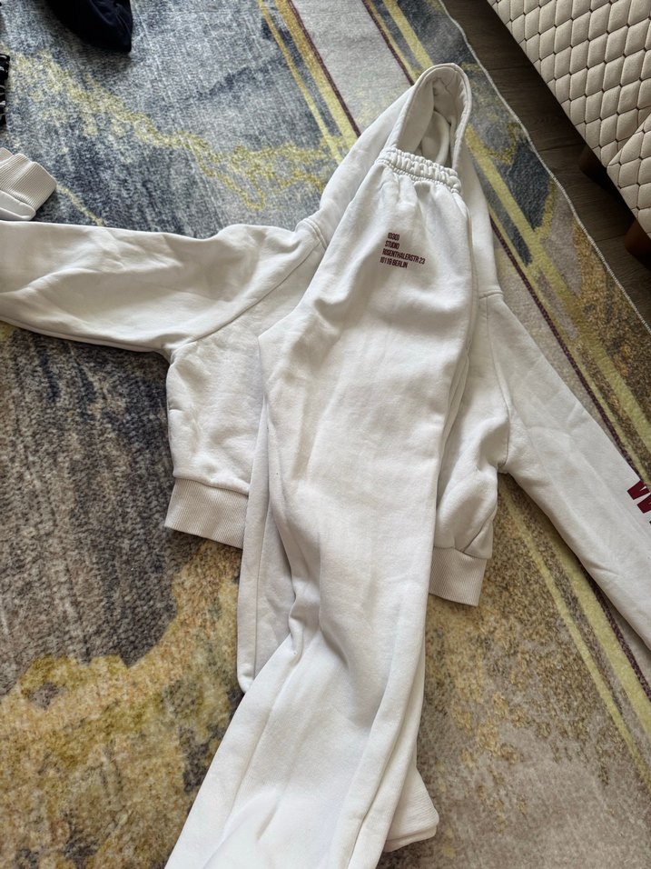 Kadın Beyaz Kapüşonlu takım - Görsel 3