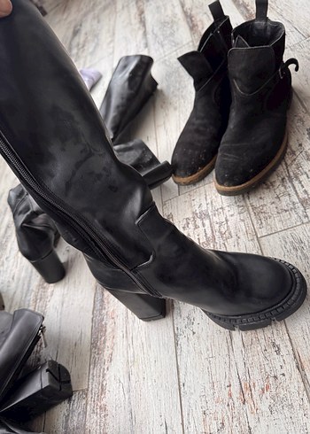 Siyah Deri Tokalı Dizüstü Kadın Bot - Görsel 3