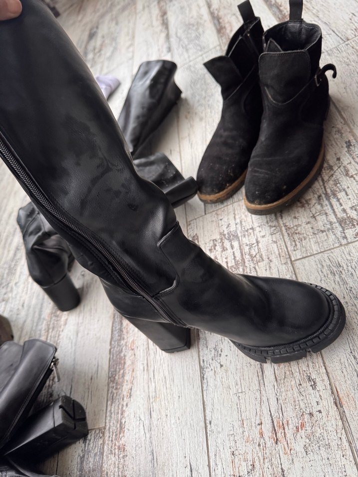 Siyah Deri Tokalı Dizüstü Kadın Bot - Görsel 3