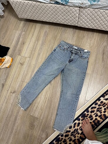 Zara Taşlı jean