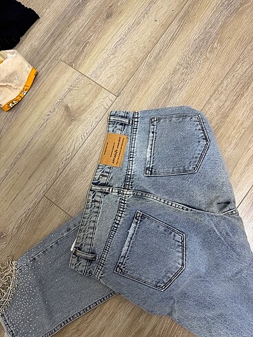 l Beden Taşlı jean