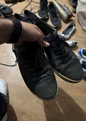 Diğer Siyah Deri Sneaker Siklik Ve Rahatlik Bir Arada