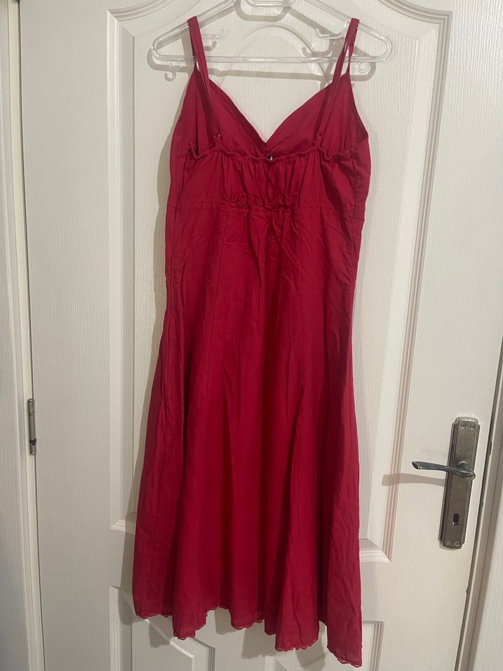 Kırmızı V Yakalı Keten Midi Elbise - Görsel 2