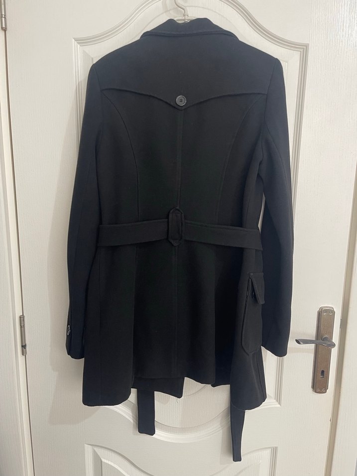 Siyah Kuşaklı Kadın Kaban - Görsel 3