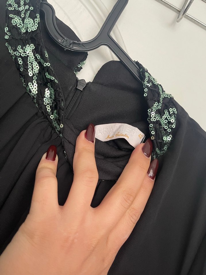 Siyah Yılan Desenli Uzun Kol Abiye Elbise - Görsel 4