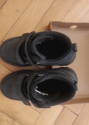 Erkek Çocuk Siyah Bot çok iyi durumda dolapta tozlanmış sadece - Görsel 2