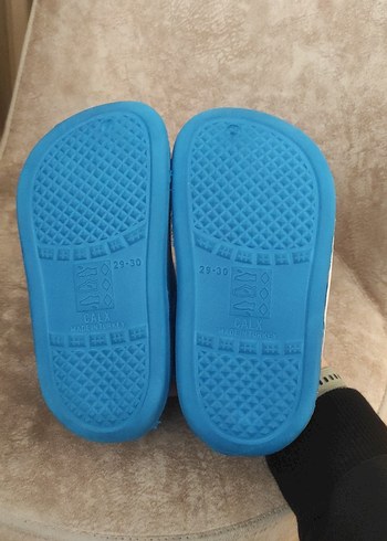 Erkek çocuk Terlik oğluma aldık küçük oldu giyilmedi alış 275TL - Görsel 3