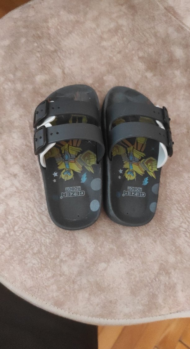 Gri Tokalı Erkek Çocuk Terlik hediye geldi küçük numara - Görsel 2