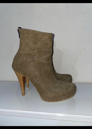 Bej Süet Stiletto Topuklu Kadın Bot