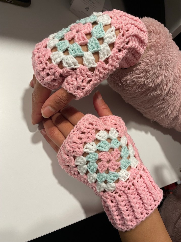Pembe Örgü Bohem Kadın Eldiveni - Görsel 2