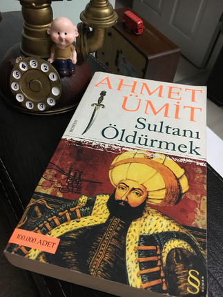 Diğer Ahmet Ümit - Sultanı Öldürmek :)