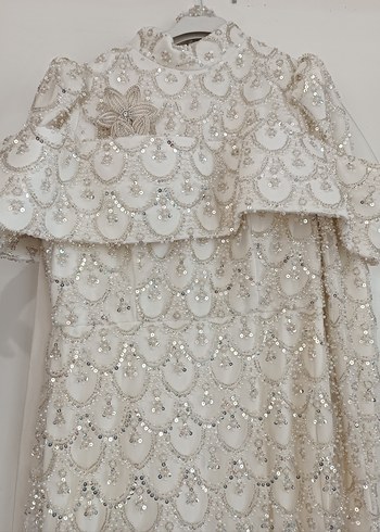 Dantel İşlemeli Beyaz Uzun Kollu Nişan Elbisesi - Görsel 3