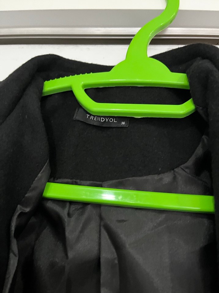 Siyah Uzun Kaban - Görsel 4