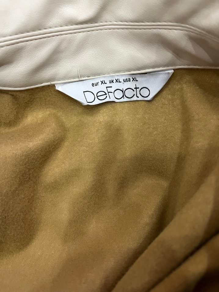 Düğmeli Bej Deri Kadın Ceket - Görsel 4