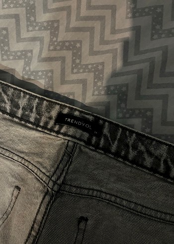 Gri Bağlama Desenli Regular Fit Kadın Kot Pantolon - Görsel 2