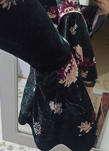 Göğüs detayli kisa elbise - Görsel 3