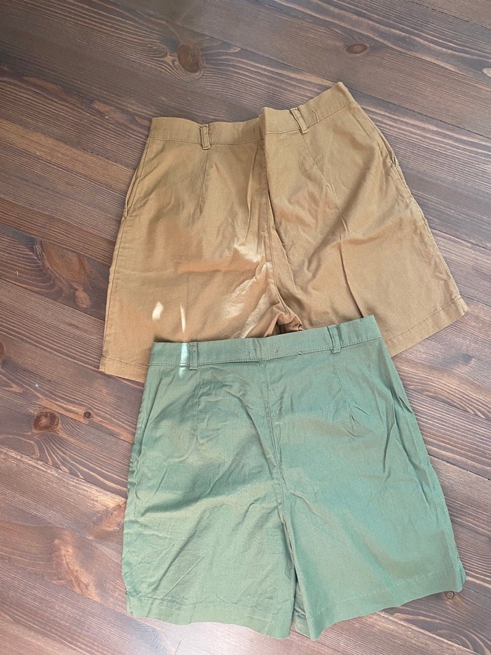 Bej ve Yeşil Keten Rahat Kesim Şortlar - Görsel 2