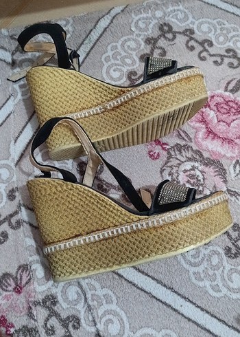 Siyah Yılan Desenli Simli Dolgu Topuklu Kadın Ayakkabı - Görsel 2