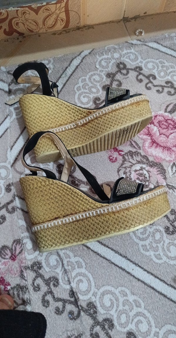 Siyah Yılan Desenli Simli Dolgu Topuklu Kadın Ayakkabı - Görsel 2