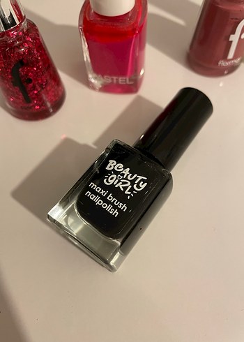 Çeşitli Renklerde Oje Seti - Görsel 6