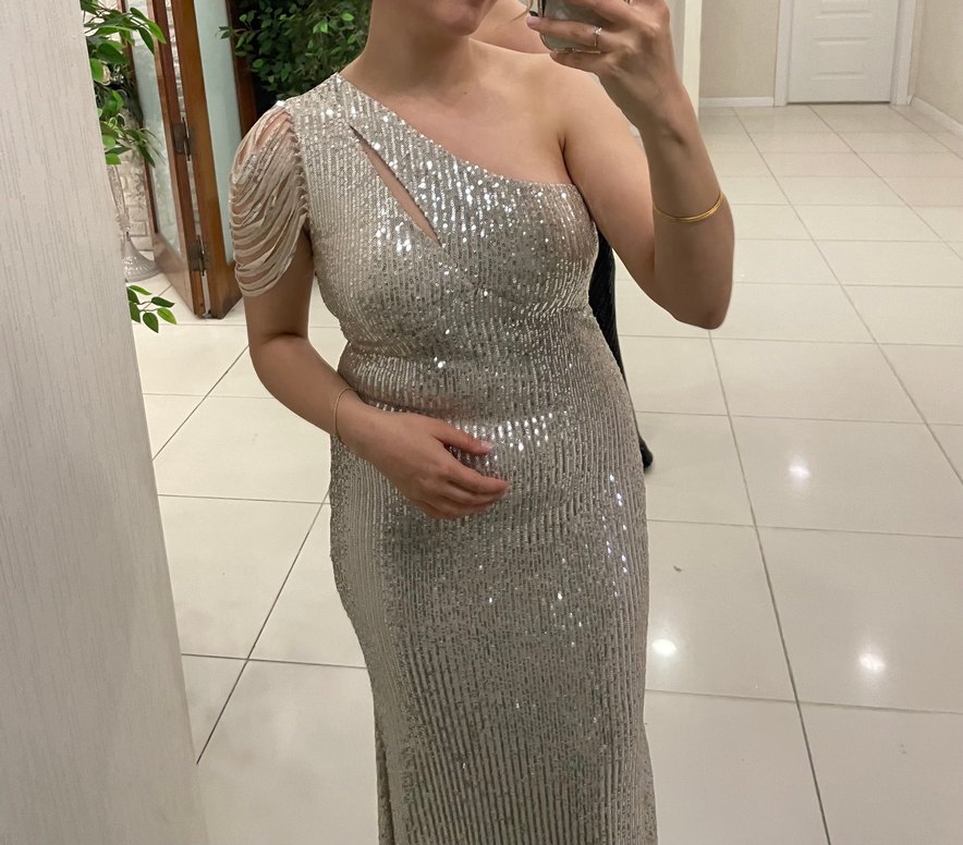 Parlak Bej Pul Desenli Drapeli Uzun Abiye - Görsel 4