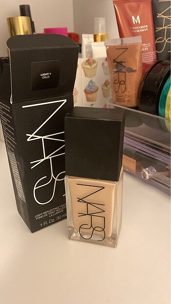 Nars Light Reflecting Fondöten