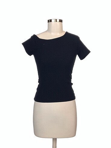 Defacto T-shirt %70 İndirimli.