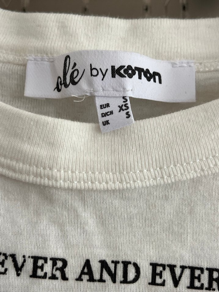 Beyaz Baskılı Rock Punk Kadın Crop Tişört - Görsel 2