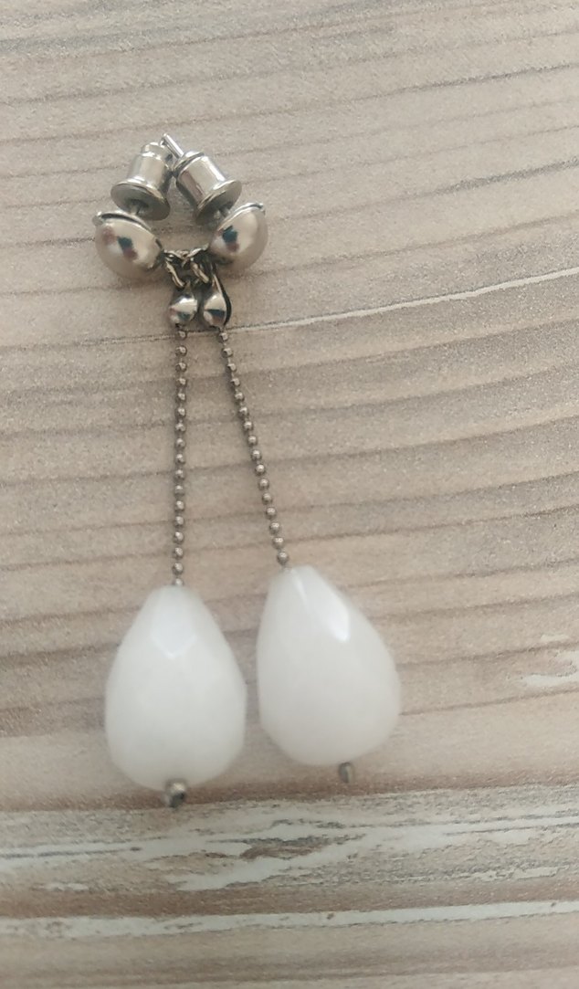 Zincir Detaylı Bej Gotik Kadın Küpe - Görsel 4