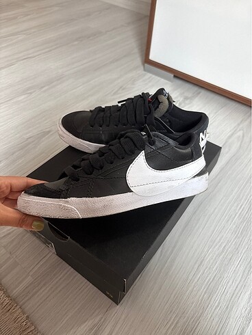 Nike Orjinal Nike 40 numara 2 kez giyildi