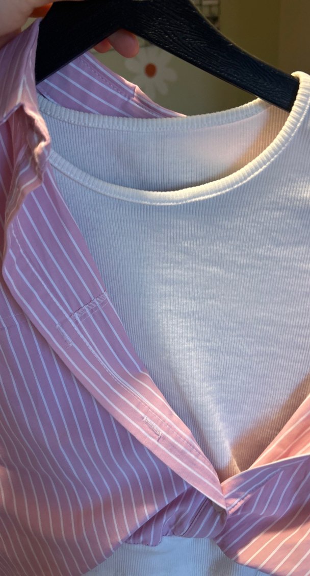 Pembe V Yaka Uzun Kollu Düğmeli Gömlek - Görsel 2