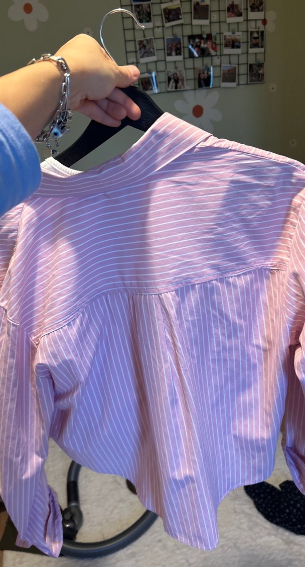 Pembe V Yaka Uzun Kollu Düğmeli Gömlek - Görsel 4