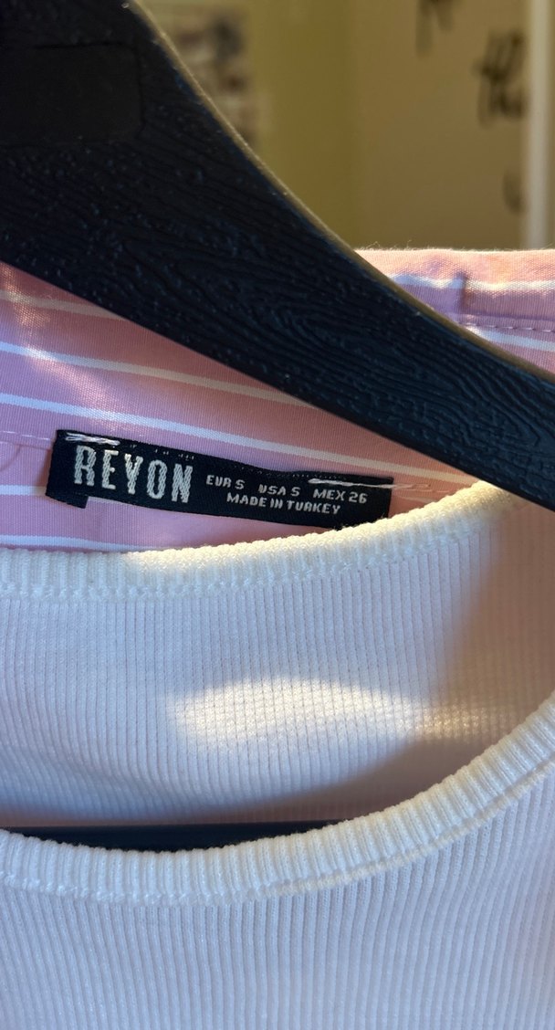 Pembe V Yaka Uzun Kollu Düğmeli Gömlek - Görsel 3