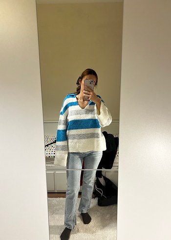 V Yaka Mavi Beyaz Çizgili Triko Kazak - Görsel 3