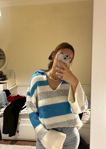 V Yaka Mavi Beyaz Çizgili Triko Kazak - Görsel 2