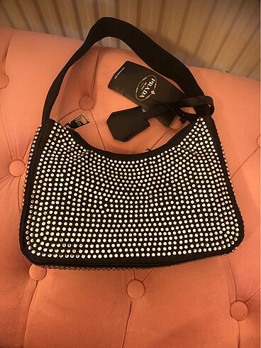 Beden siyah Renk Yeni etiketli taşlı prada çanta