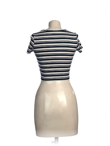 m Beden Diğer T-shirt %70 İndirimli.