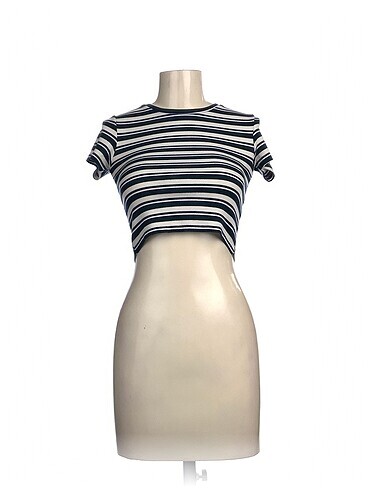 Diğer T-shirt %70 İndirimli.
