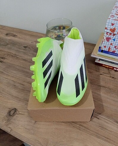 Adidas giyilmemiş temiz krampon