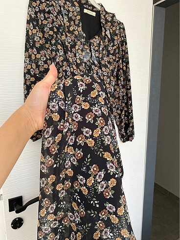 Çiçekli sifon elbise