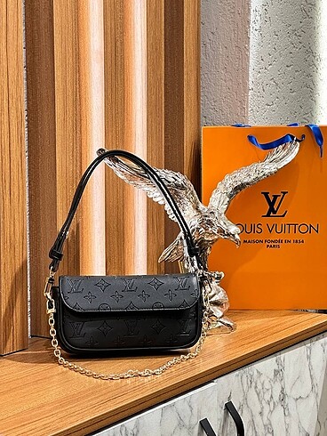 Louis Vuitton Louis Vuitton kol çantası