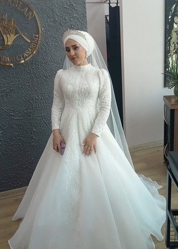 Yüksek Yakalı Beyaz Uzun Kollu Gelinlik - Görsel 5