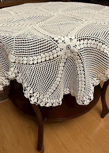 İki Parça El İşi Dantel Masa Örtüsü - Görsel 2