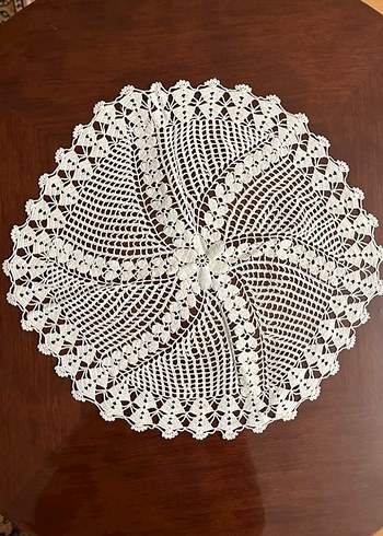 İki Parça El İşi Dantel Masa Örtüsü - Görsel 3