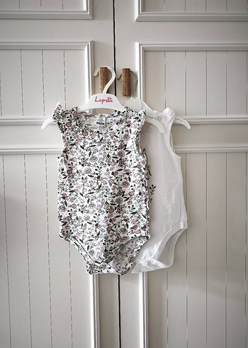 Beyaz Desenli Dantel Detaylı Kolsuz Bebek Body - Görsel 3