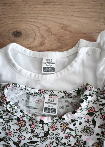 Beyaz Desenli Dantel Detaylı Kolsuz Bebek Body - Görsel 4