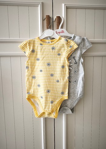 Sarı Çiçekli Kısa Kollu Bebek Body - Görsel 4